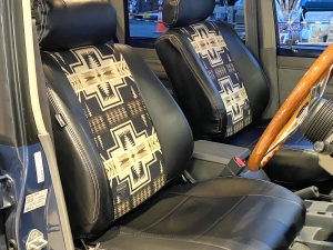 ランクル７０純正カラー　リフトアップ　TOYOTAグリル