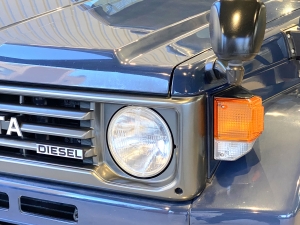 ランクル７０純正カラー　リフトアップ　TOYOTAグリル