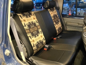 ランクル７０純正カラー　リフトアップ　TOYOTAグリル