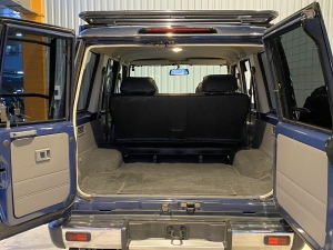 ランクル７０純正カラー　リフトアップ　TOYOTAグリル
