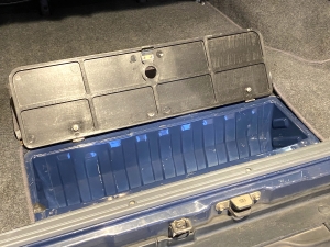 ランクル７０純正カラー　リフトアップ　TOYOTAグリル