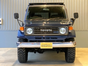 ランクル７０純正カラー　リフトアップ　TOYOTAグリル