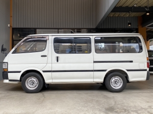 ハイエース100系送迎　車中泊