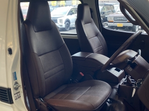 ハイエース100系送迎　車中泊