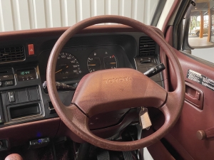 ハイエース100系送迎　車中泊