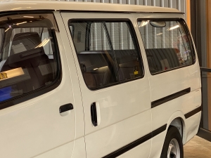 ハイエース100系送迎　車中泊