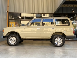 ランクル８０丸目フェイス　クラシックカスタム