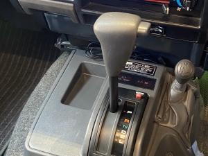 ランクル７０輸出仕様　はたらく車