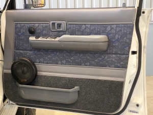 ランクル７０輸出仕様　はたらく車