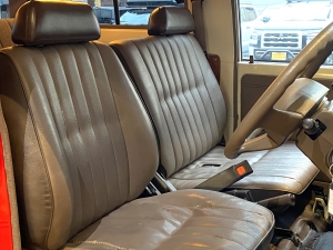 ランクル７０トゥループ　車中泊