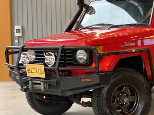 ランクル７０トゥループ　車中泊
