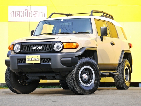 国内外の人気 トヨタ Fjクルーザー 平成23年式 ベージュ タイヤ ワイパー交換済 国内自動車本体 Labelians Fr