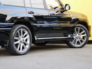 ランクル１００ブラックコンプリート　エアロ　ＬＸ５７０仕様２２インチＡＷ