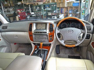 ランクル１００特別仕様車　プレミアムエディション　専用装備