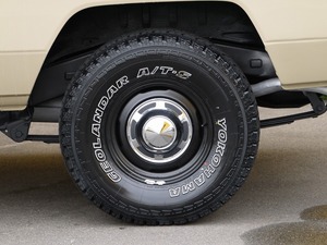 ランクル７０ＢＪ７４　オートマ　ＦＲＰトップ