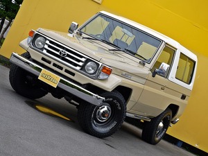 ランクル７０ＢＪ７４　オートマ　ＦＲＰトップ
