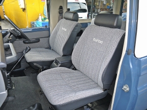 ランクル７０ＢＪ７４Ｖ　ディーゼルターボ　５速マニュアル