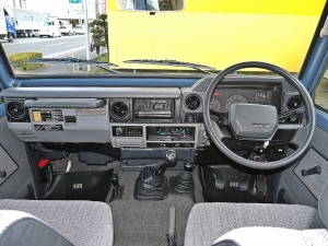 ランクル７０ＢＪ７４Ｖ　ディーゼルターボ　５速マニュアル