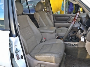 ランクル１００エアロ　革シート　ＭＫ１５０