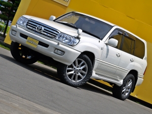 ランクル１００マルチレス　パールホワイト　ＬＸ４７０仕様テール
