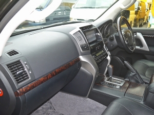ランクル２００ＢＲＡＮＥＷフルエアロ　ＺＸ　ブラックレザー