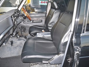 ランクル６０ディーゼルターボ　オートマ　ハイルーフ　角目