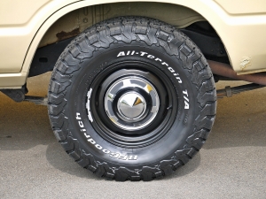 ランクル６０ＦＪ６２Ｇ　ガソリン　オートマ　ロールーフ　丸目