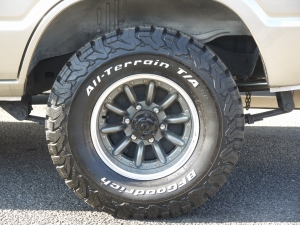 ランクル６０ＦＪ６２Ｇ　ゴールド　角目　ロールーフ