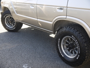 ランクル６０ＦＪ６２Ｇ　ゴールド　角目　ロールーフ