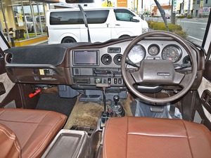 ランクル６０ディーゼルターボ　オートマ　丸目　ベージュ