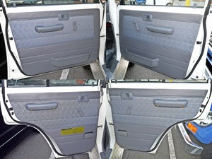 ランクル７０ディーゼル　丸目フェイス　オートマ