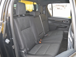 ハイラックス新車　ＡＲＢキャノピー　ブラック　ブラックラリー