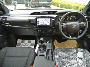 ハイラックス新車　ＡＲＢキャノピー　ブラック　ブラックラリー