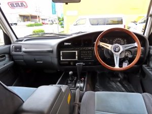 ランクル８０４ｘ４　ＡＲＢ　角目四灯　リフトアップ