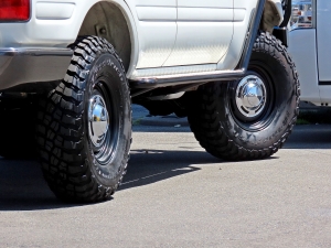 ランクル８０４ｘ４　ＡＲＢ　角目四灯　リフトアップ