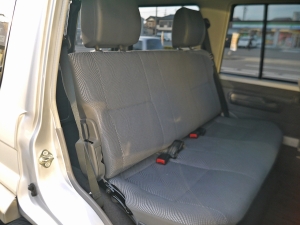 ランクル７０再販モデル　シルバー　ＴＯＹＯＴＡ文字グリル