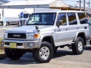 ランクル７０再販モデル　シルバー　ＴＯＹＯＴＡ文字グリル