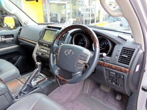 ランクル２００シルバー　革シート　ＭＫＷ　ＭＫ６６
