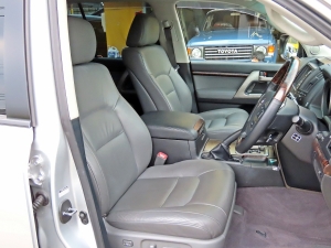 ランクル２００シルバー　革シート　ＭＫＷ　ＭＫ６６