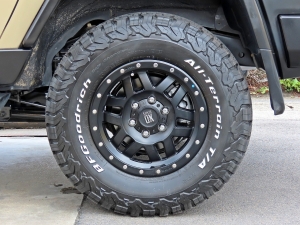 ＦＪクルーザーベージュ　リフトアップ　トレイル仕様