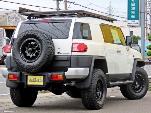 ＦＪクルーザーアイスバーグホワイト　ＡＲＢ　オールドマンエミュー　リフトアップ　ライノラック