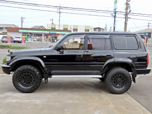 ランクル８０ランクル８０　ブラック　角目四灯　４ｘ４　ＡＲＢ