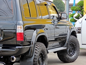 ランクル８０ランクル８０　ブラック　角目四灯　４ｘ４　ＡＲＢ
