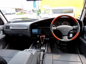 ランクル８０ランクル８０　ブラック　角目四灯　４ｘ４　ＡＲＢ