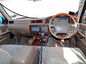 ランクル８０レクサス　ＬＸ４５０仕様　最終モデル　リフトアップ