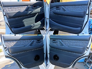 ランクル８０最終モデル　ＧＸ　リフトアップ　観音開きバックドア