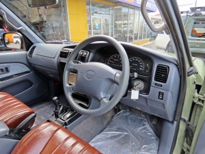 ハイラックスサーフクラシックコンプリート　シダーグリーン　ＴＯＹＯＴＡロゴグリル