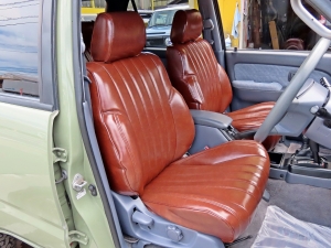 ハイラックスサーフクラシックコンプリート　シダーグリーン　ＴＯＹＯＴＡロゴグリル