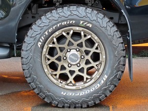 ハイラックスキャノピー　TRD　グリル