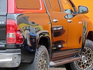 ハイラックスキャノピー　TRD　グリル